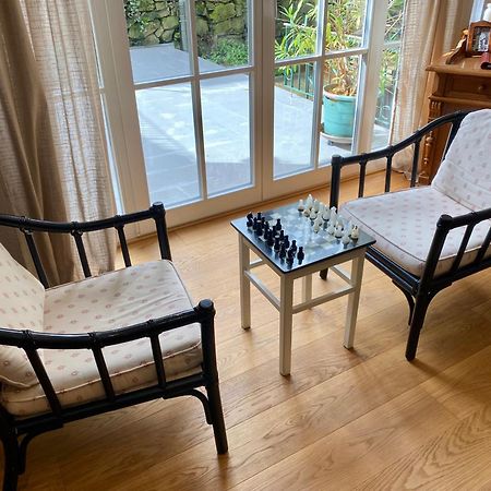 Eine Gemuetliche Ferienwohnung Mit Garten バート・カールスハーフェン エクステリア 写真