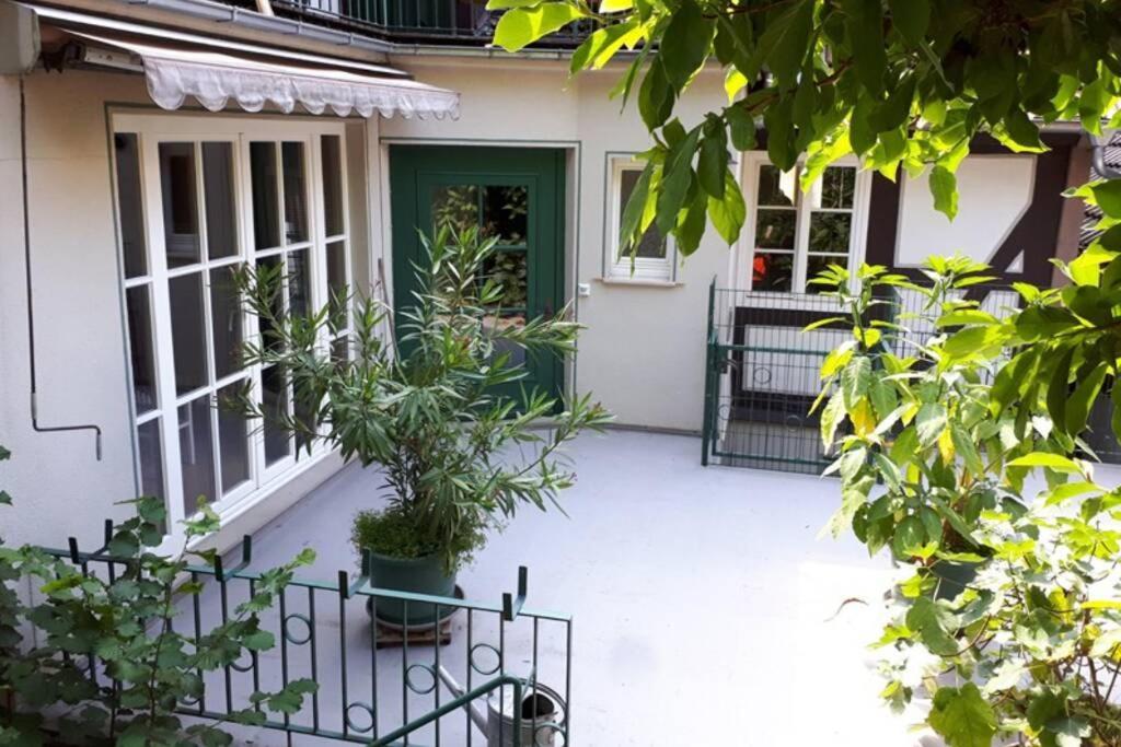 Eine Gemuetliche Ferienwohnung Mit Garten バート・カールスハーフェン エクステリア 写真