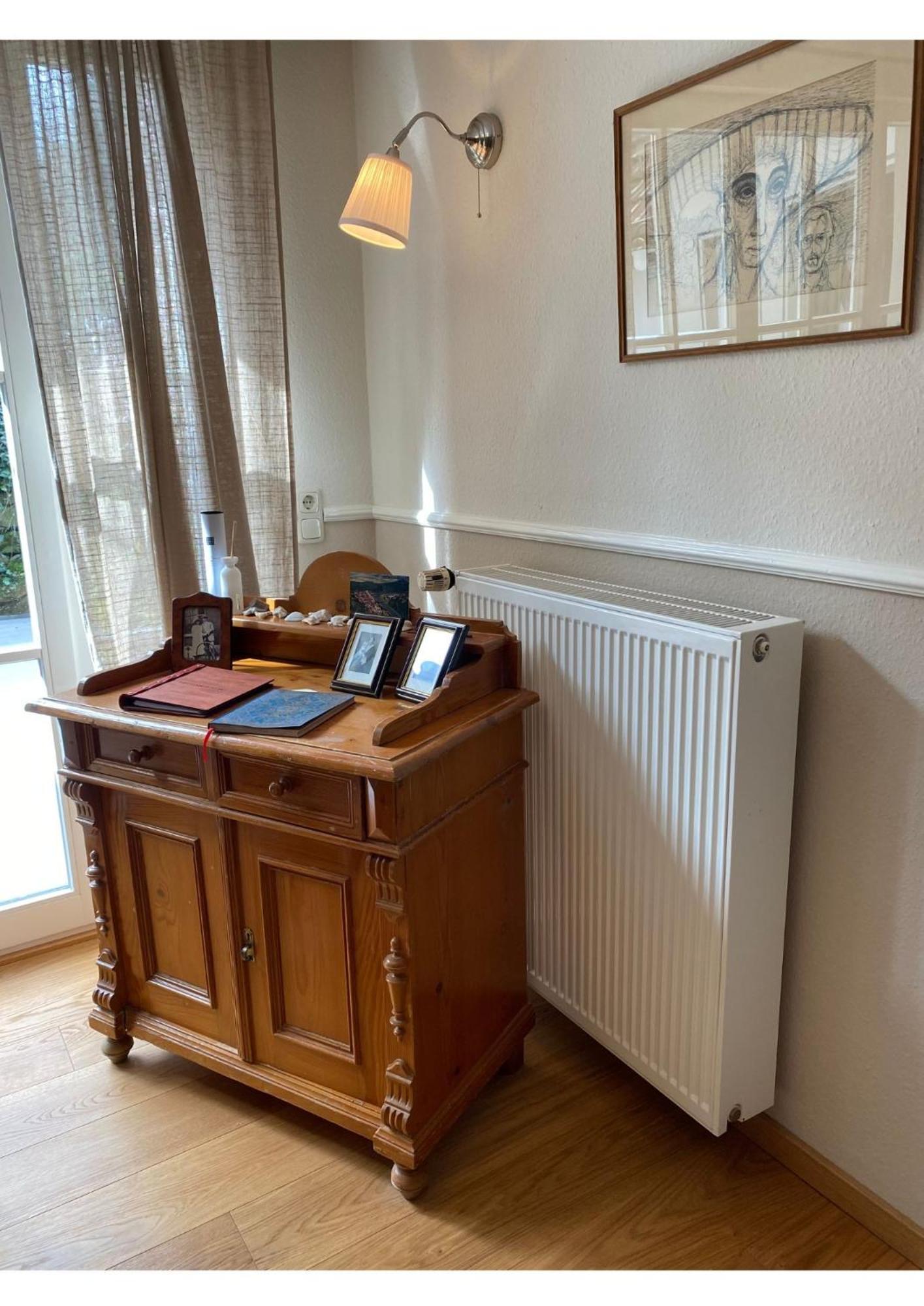 Eine Gemuetliche Ferienwohnung Mit Garten バート・カールスハーフェン エクステリア 写真